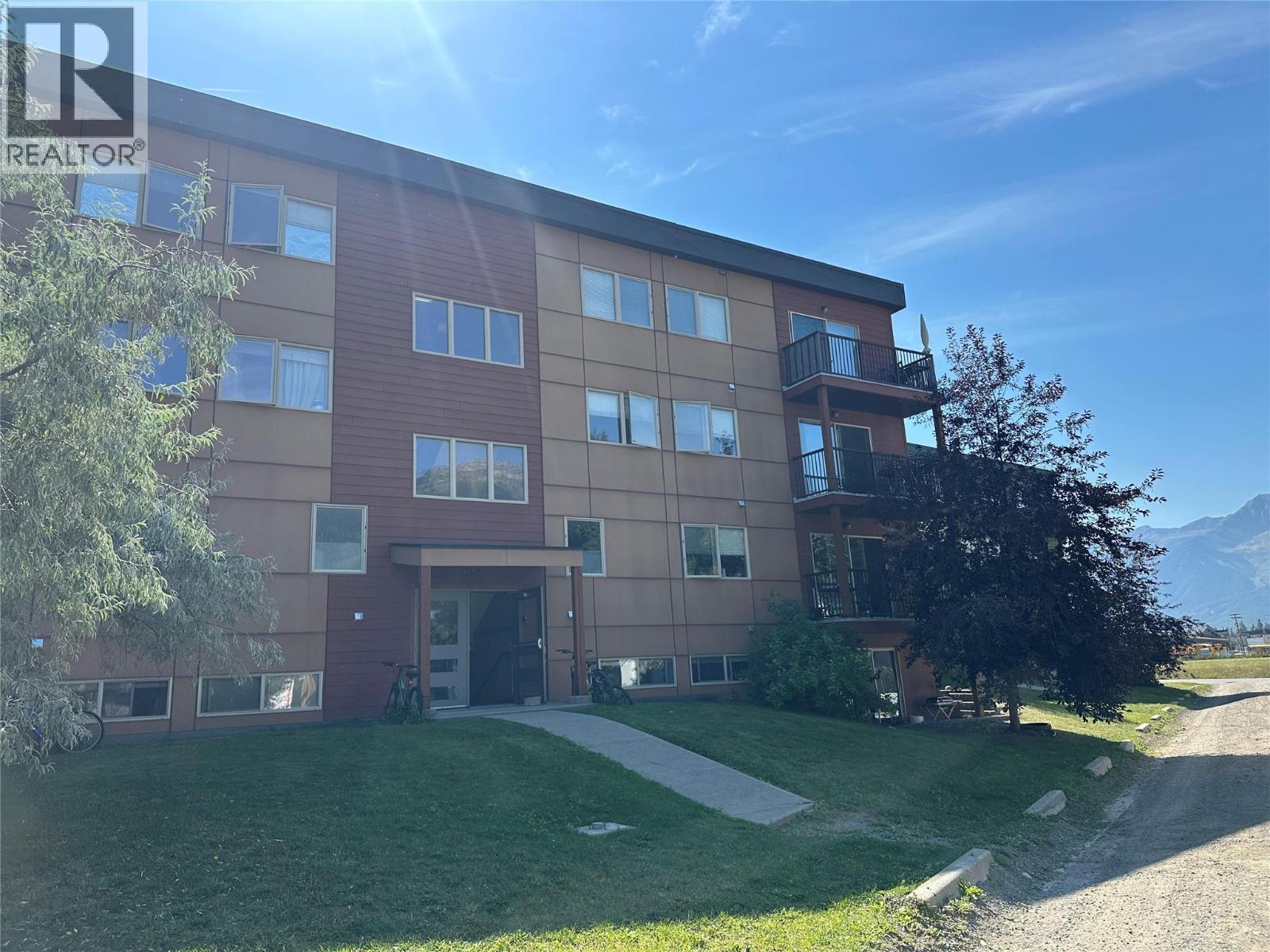 1042 1st Avenue Unit# 402, Fernie, British Columbia V0B 1M0 - Photo 1 - 10360667