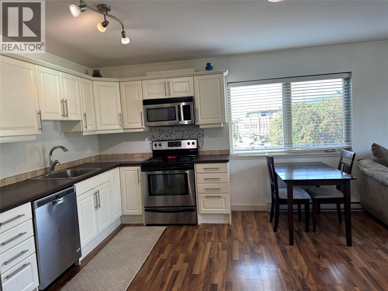 1042 1st Avenue Unit# 402, Fernie, British Columbia V0B 1M0 - Photo 5 - 10360667