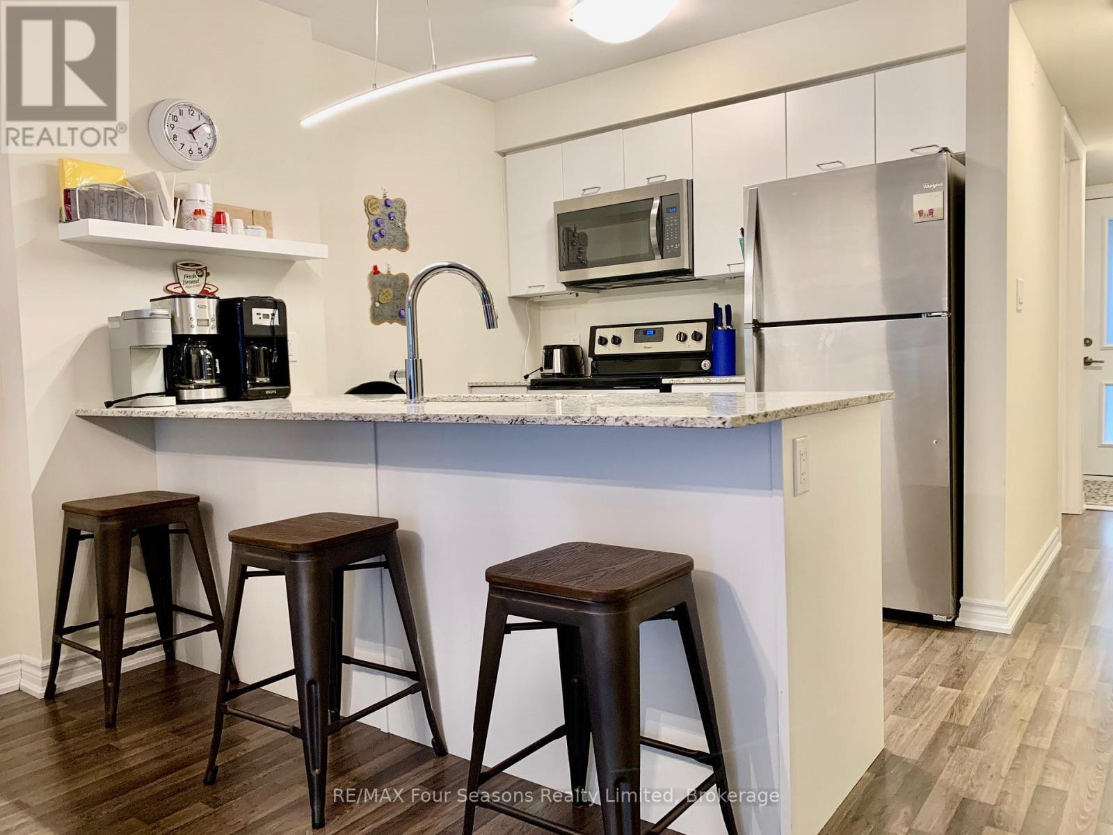 102 - 4 Cove Court, Collingwood, Ontario  L9Y 0Y6 - Photo 6 - S12846432