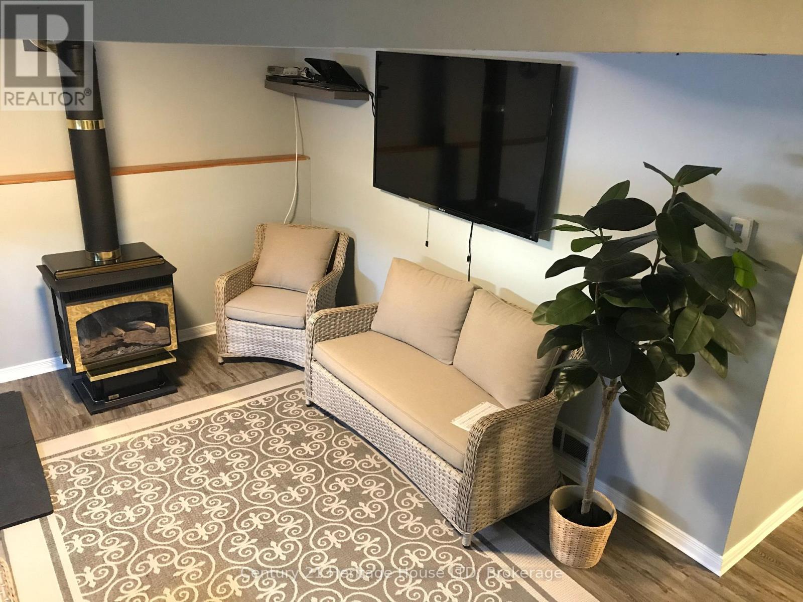 25 Nelson Avenue, Fort Erie, Ontario  L2A 5K7 - Photo 20 - X12828246