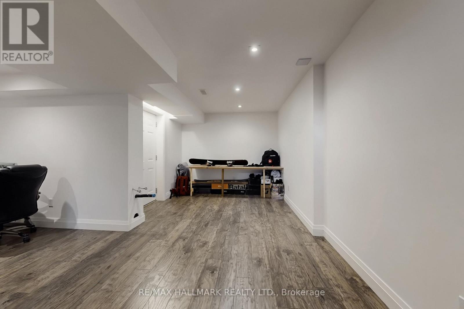 1135 Cenotaph Boulevard, Newmarket, Ontario  L3X 0A7 - Photo 37 - N12841760