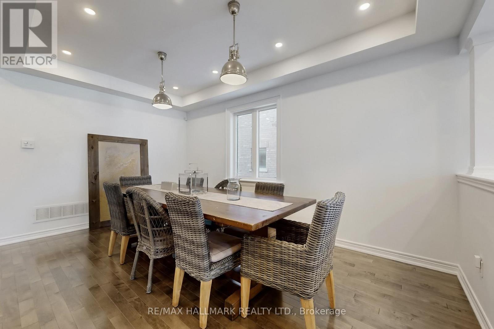 1135 Cenotaph Boulevard, Newmarket, Ontario  L3X 0A7 - Photo 16 - N12841760