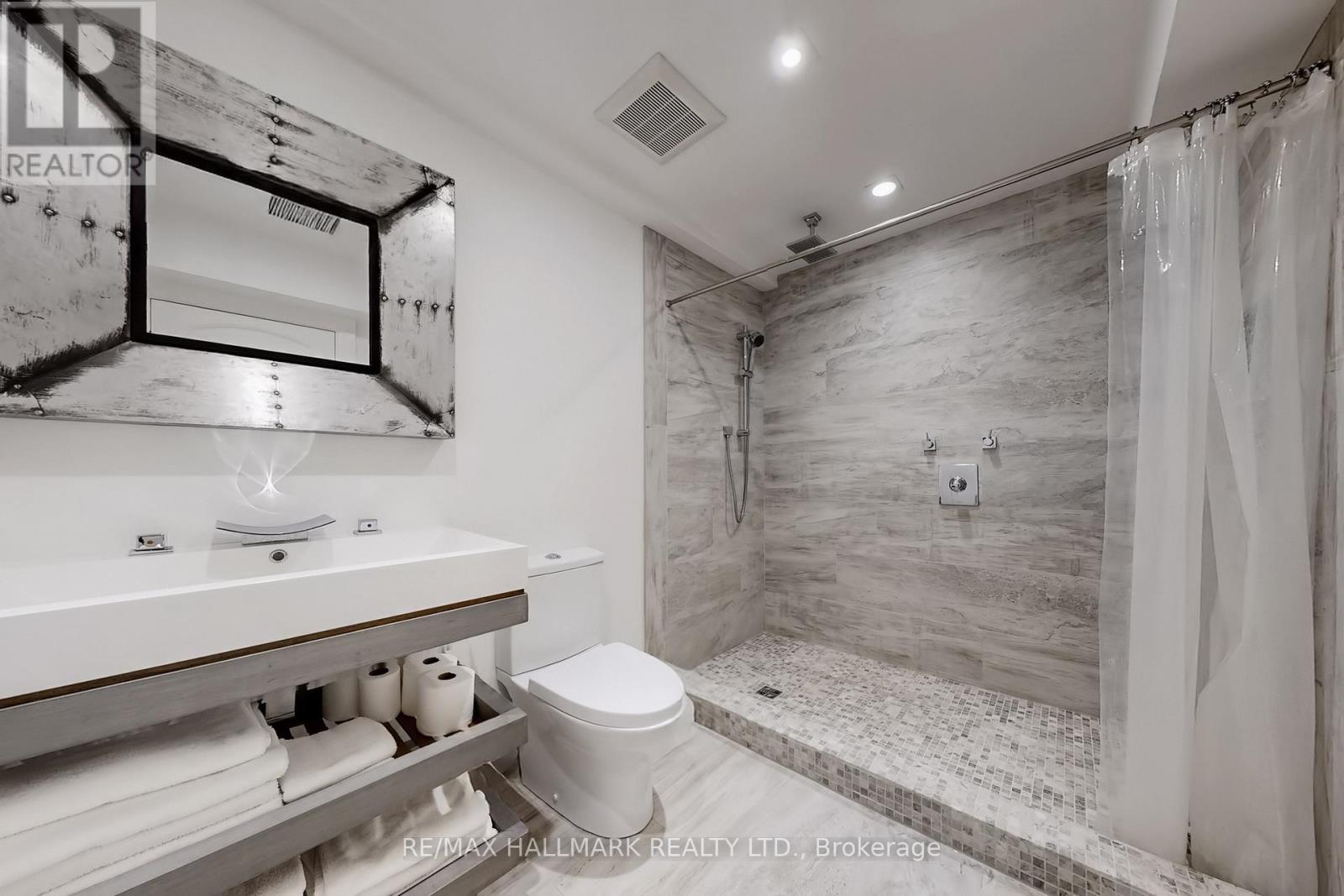 1135 Cenotaph Boulevard, Newmarket, Ontario  L3X 0A7 - Photo 38 - N12841760