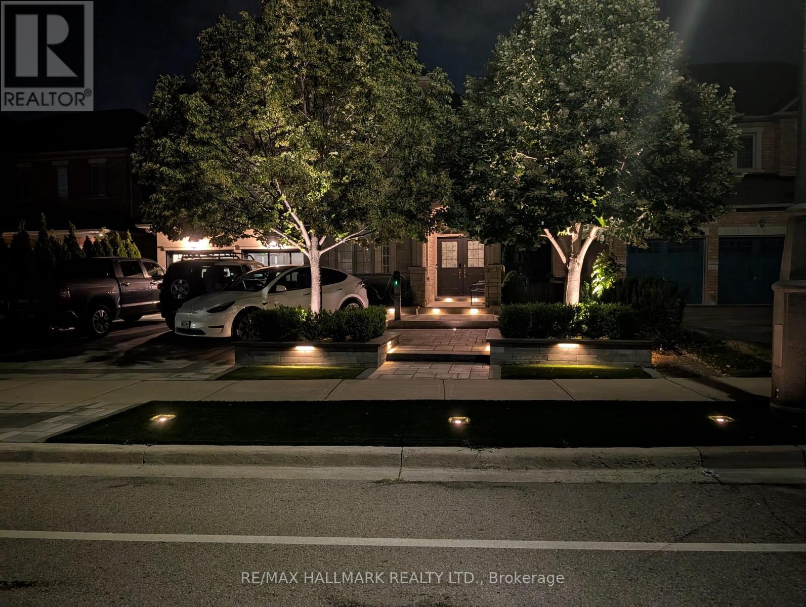 1135 Cenotaph Boulevard, Newmarket, Ontario  L3X 0A7 - Photo 6 - N12841760