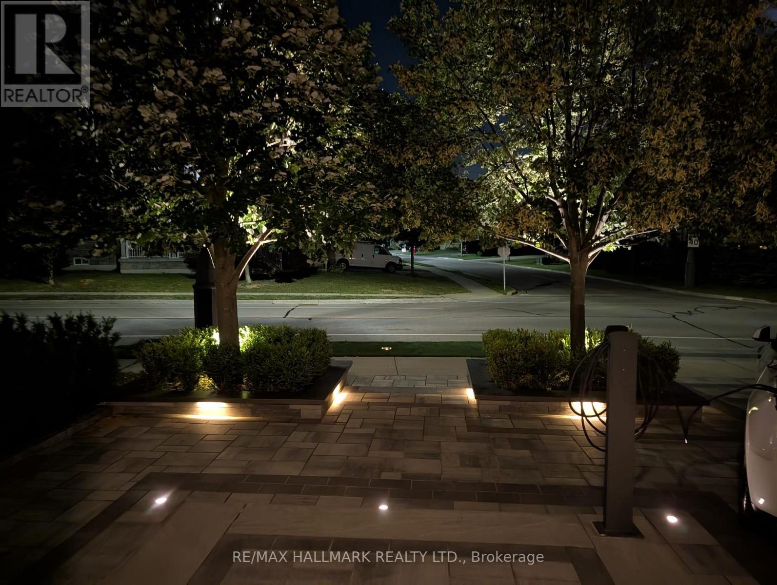 1135 Cenotaph Boulevard, Newmarket, Ontario  L3X 0A7 - Photo 8 - N12841760