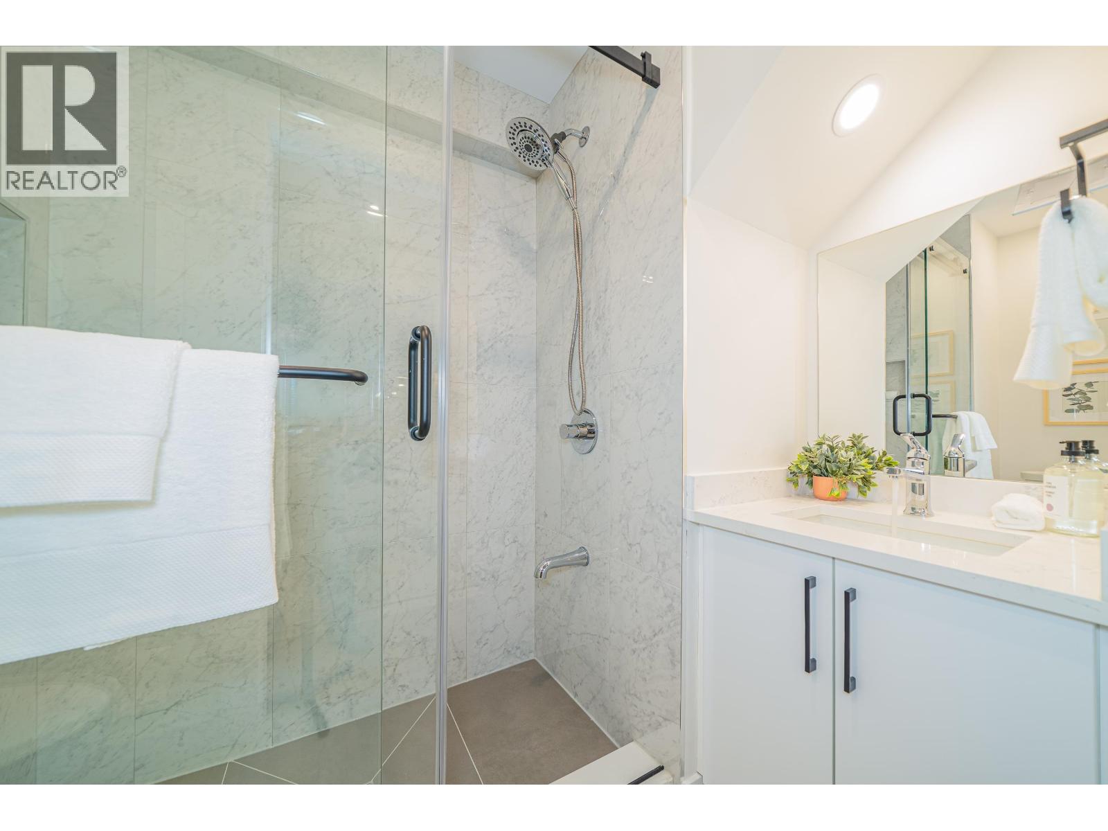 1926 William Street, Vancouver, British Columbia  V5L 2R8 - Photo 10 - R3096213