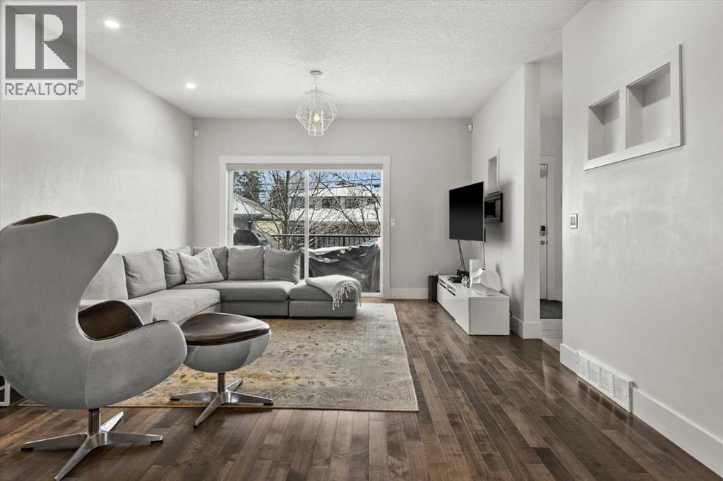 3018 30 Street Sw, Calgary, Alberta  T3E 2M6 - Photo 15 - A2281634