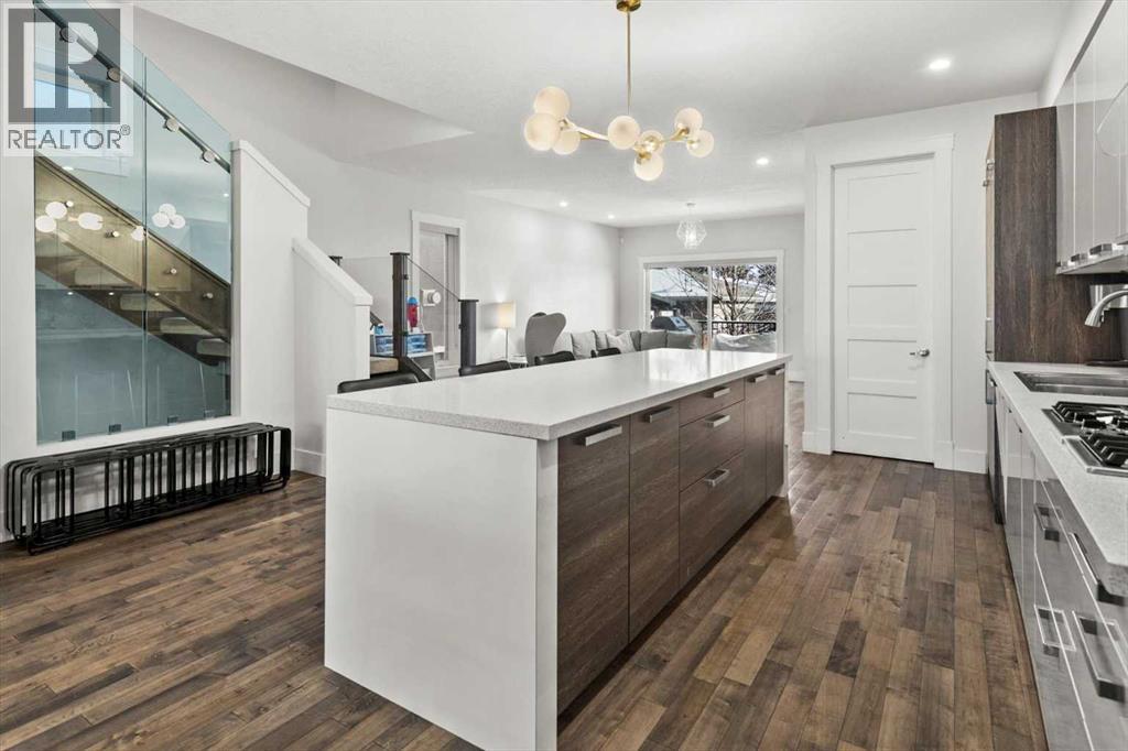 3018 30 Street Sw, Calgary, Alberta  T3E 2M6 - Photo 10 - A2281634