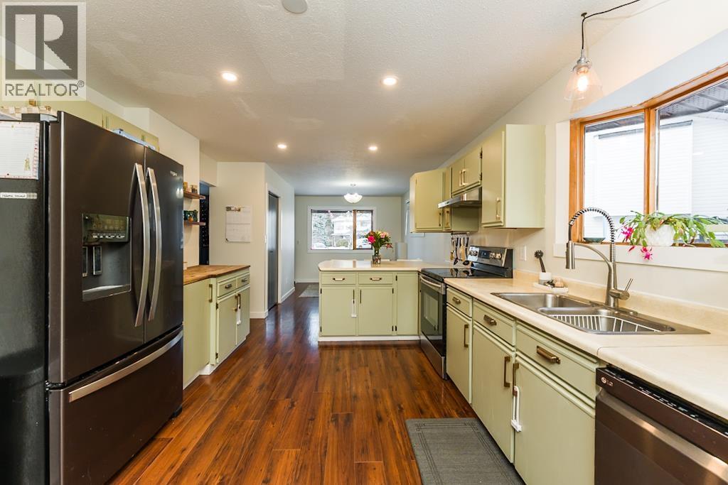 3067 Whitesail Place, Prince George, British Columbia  V2K 4E3 - Photo 2 - R3096277