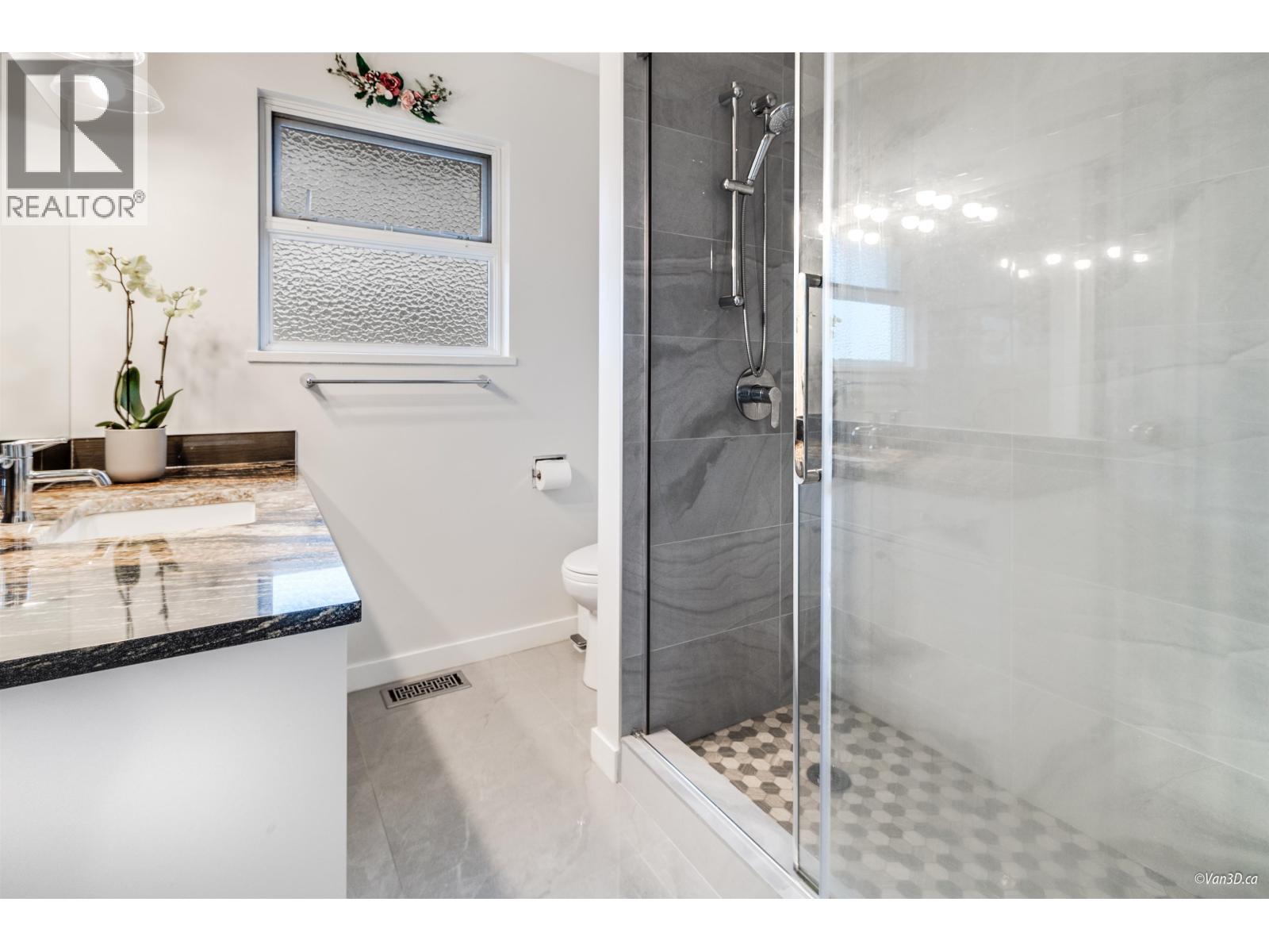 6555 St. Charles Place, Burnaby, British Columbia  V5H 3W1 - Photo 4 - R3095820