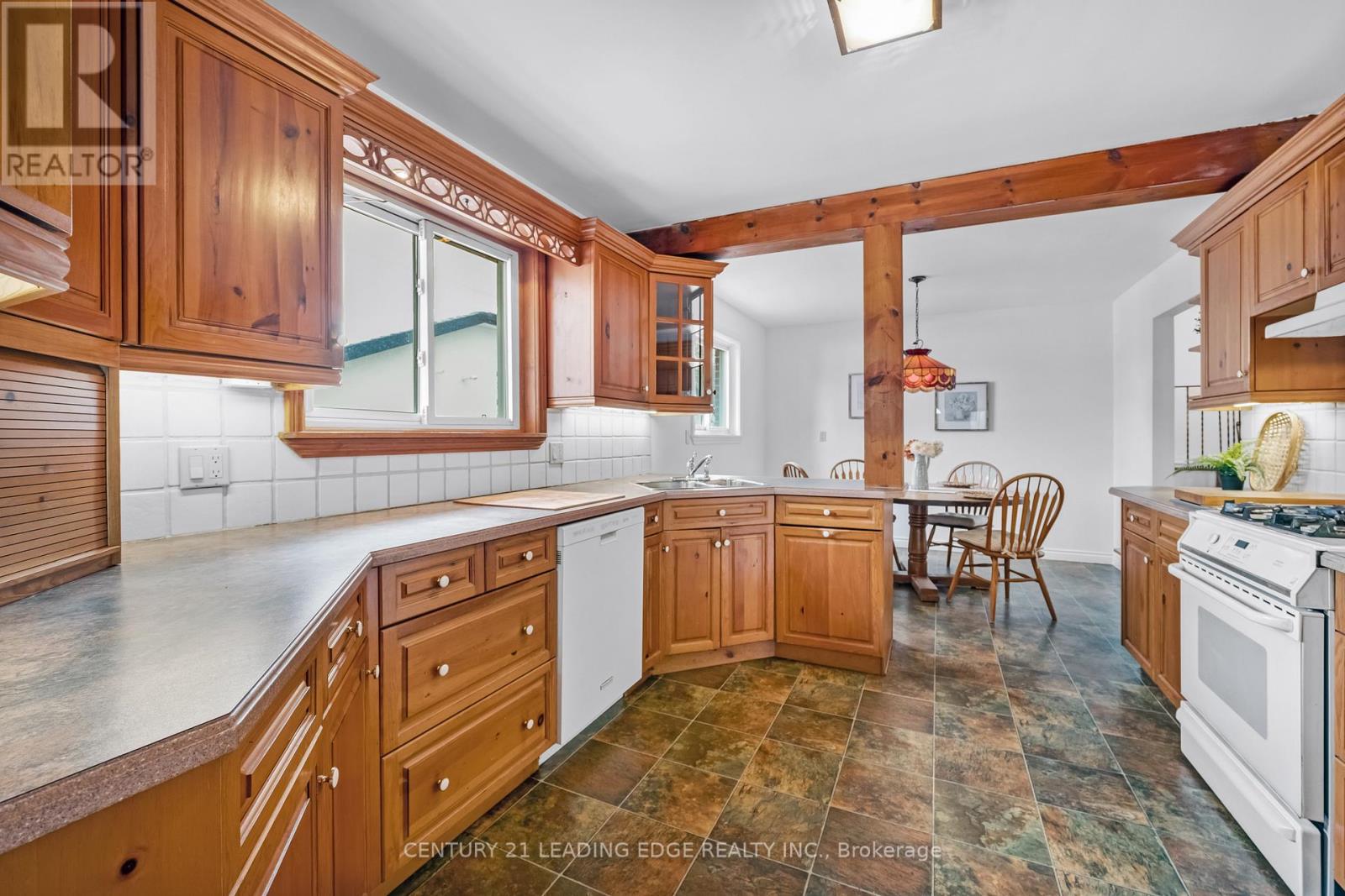 121 Twyn Rivers Drive, Pickering, Ontario  L1V 6L1 - Photo 10 - E12846474