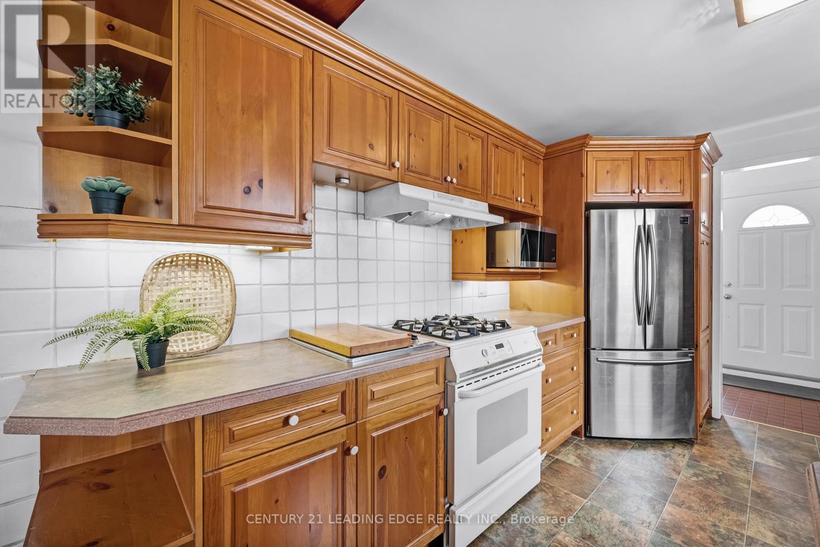 121 Twyn Rivers Drive, Pickering, Ontario  L1V 6L1 - Photo 11 - E12846474