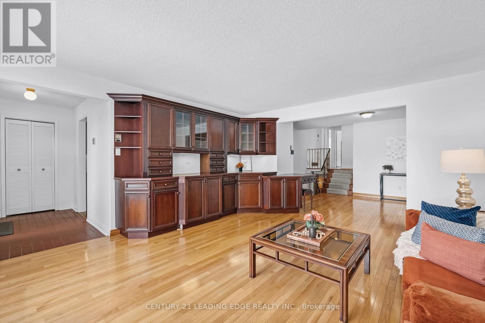 121 Twyn Rivers Drive, Pickering, Ontario  L1V 6L1 - Photo 5 - E12846474