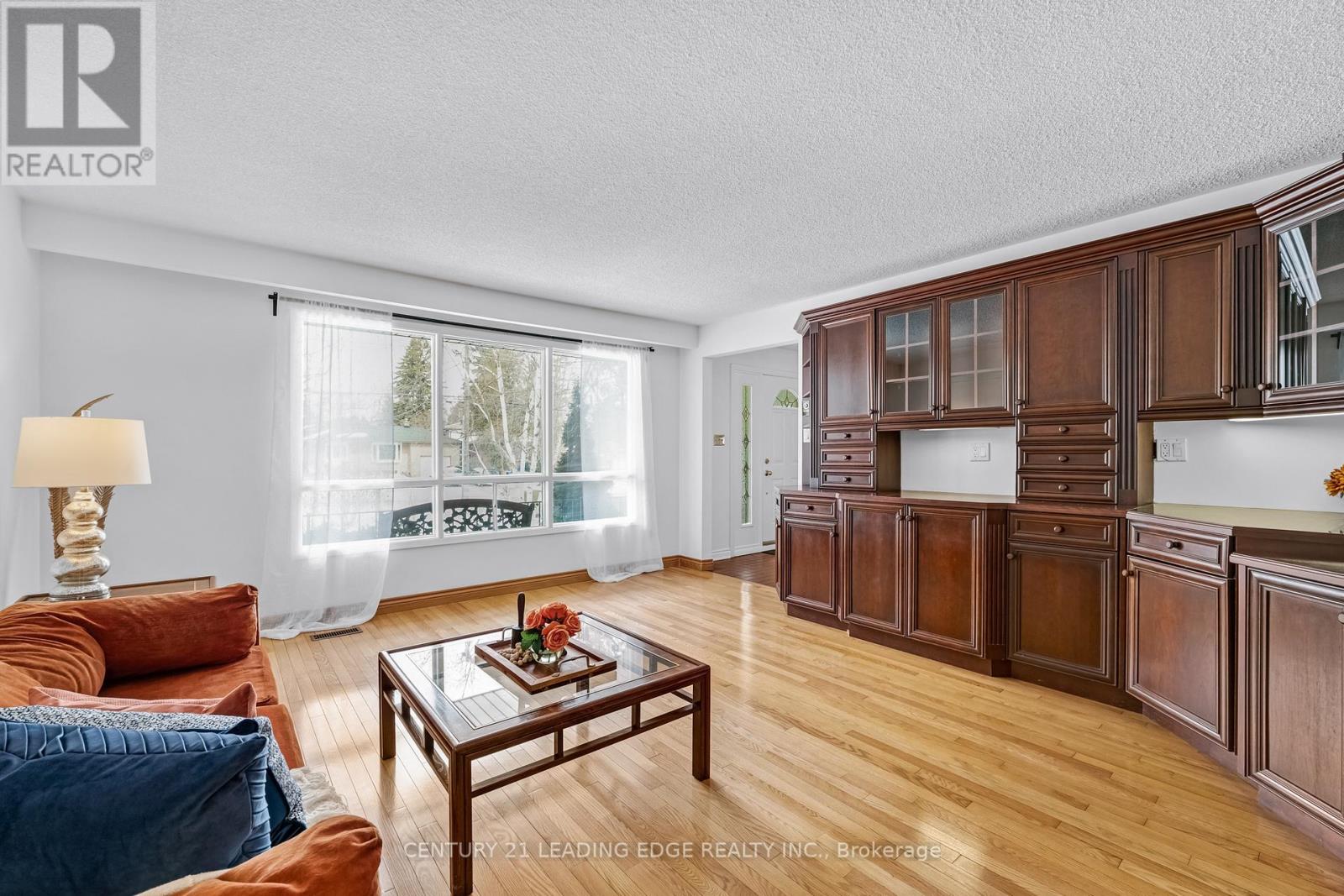 121 Twyn Rivers Drive, Pickering, Ontario  L1V 6L1 - Photo 6 - E12846474