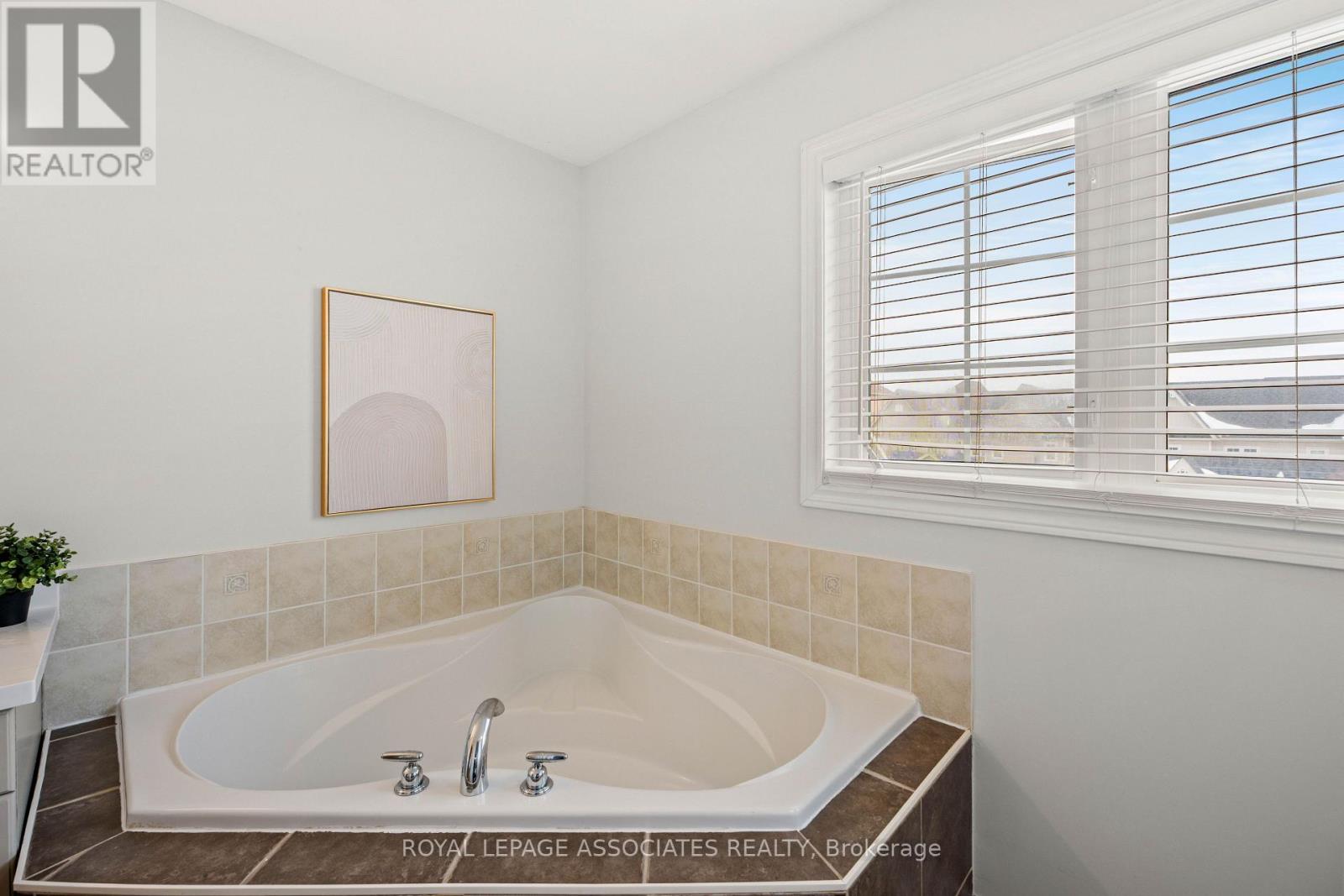 33 Evaridge Drive, Markham, Ontario  L6B 1E7 - Photo 19 - N12846468