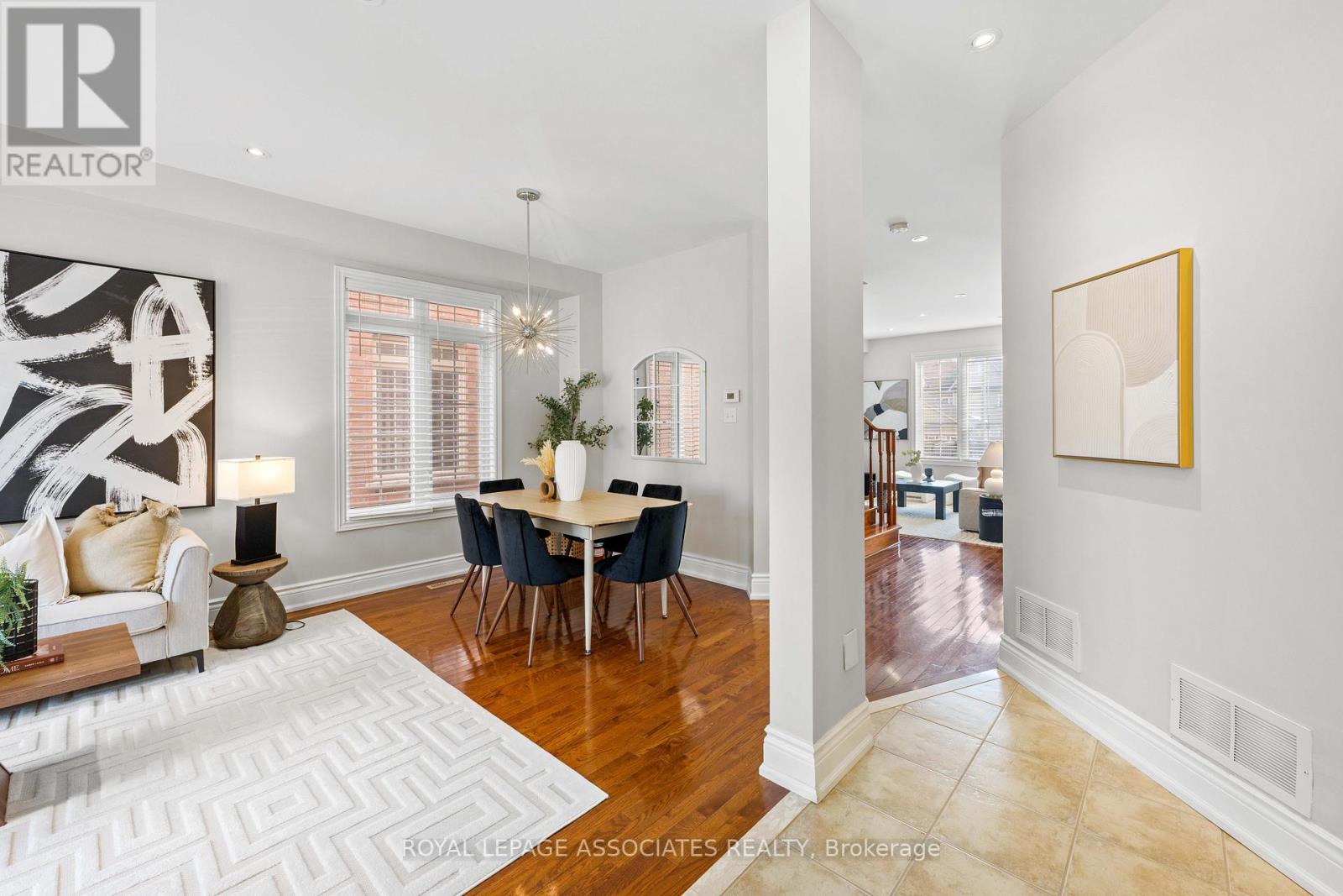 33 Evaridge Drive, Markham, Ontario  L6B 1E7 - Photo 2 - N12846468