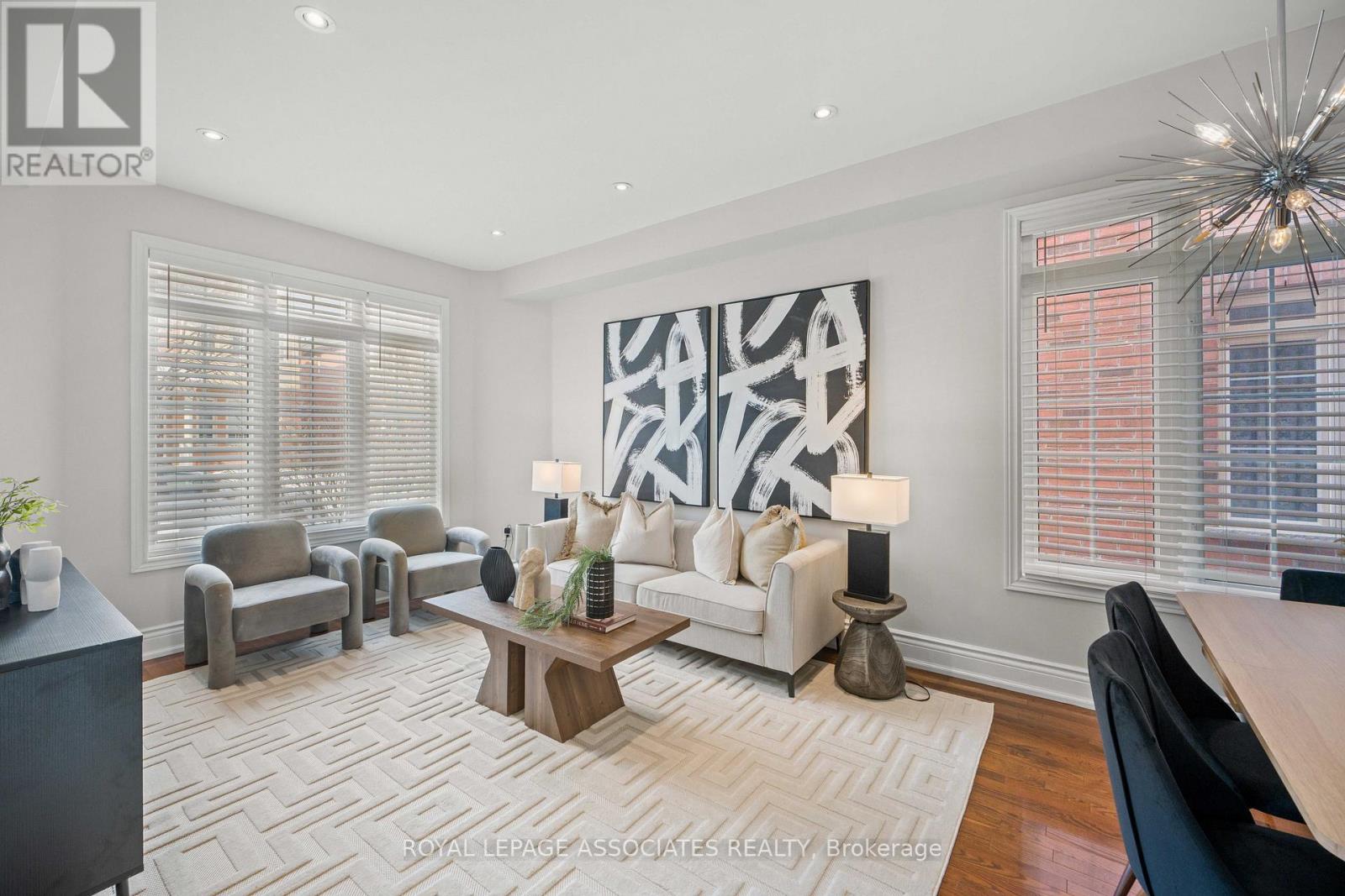 33 Evaridge Drive, Markham, Ontario  L6B 1E7 - Photo 3 - N12846468