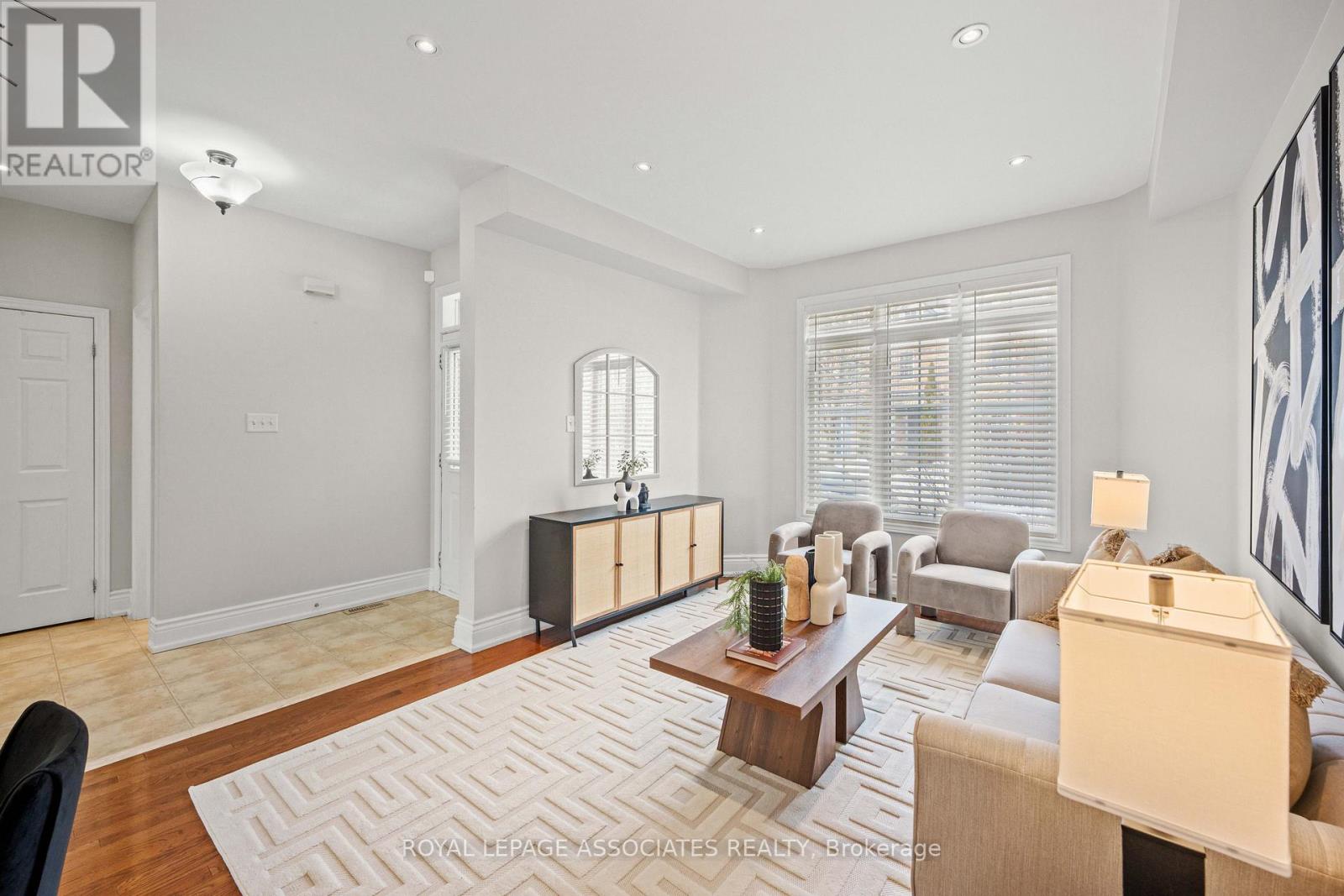 33 Evaridge Drive, Markham, Ontario  L6B 1E7 - Photo 4 - N12846468