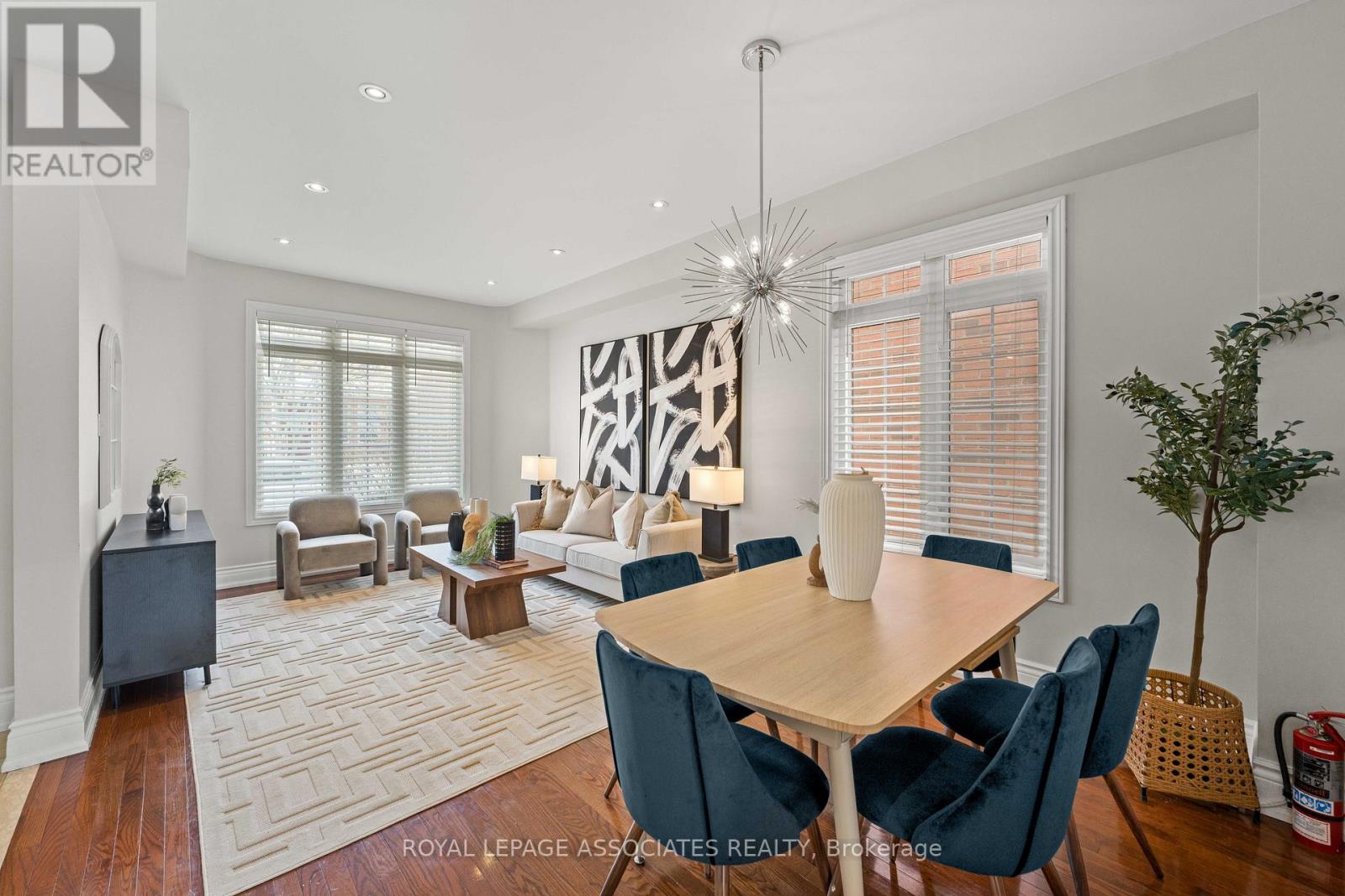 33 Evaridge Drive, Markham, Ontario  L6B 1E7 - Photo 8 - N12846468