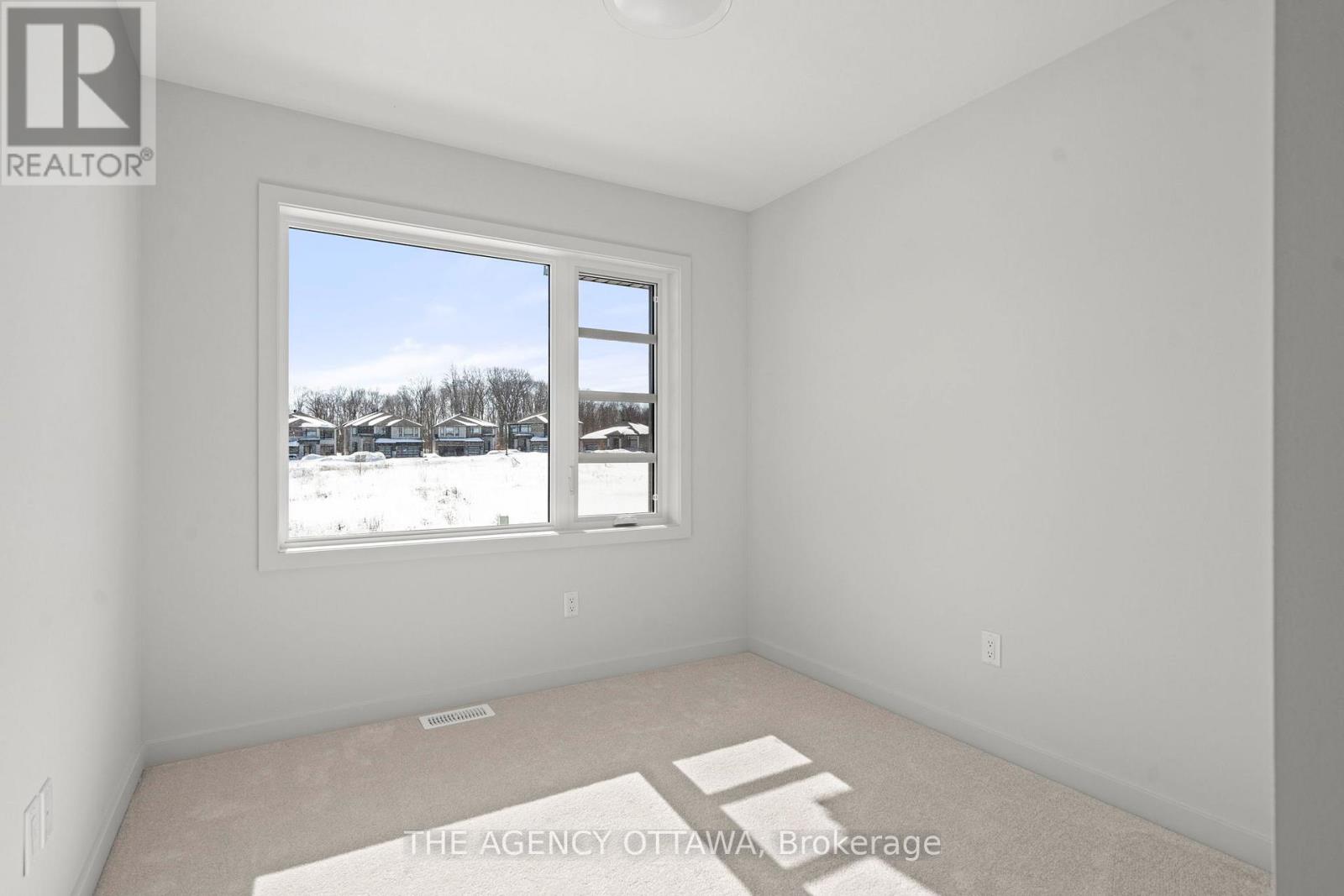 386 Walden Drive, Ottawa, Ontario  K2K 0M9 - Photo 22 - X12845994
