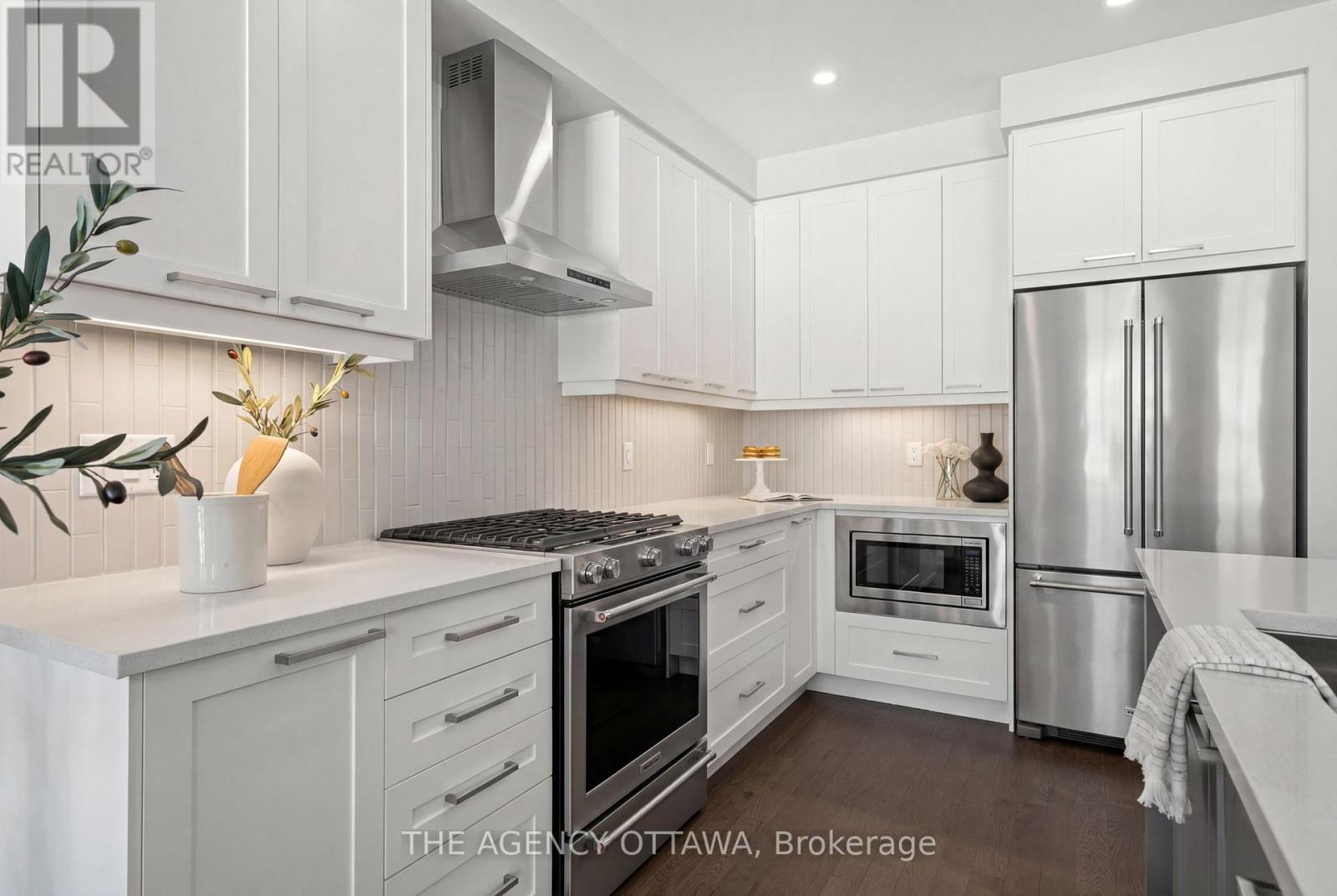 386 Walden Drive, Ottawa, Ontario  K2K 0M9 - Photo 6 - X12845994