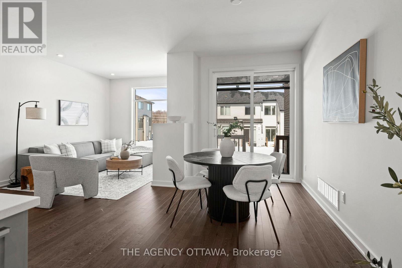 386 Walden Drive, Ottawa, Ontario  K2K 0M9 - Photo 8 - X12845994