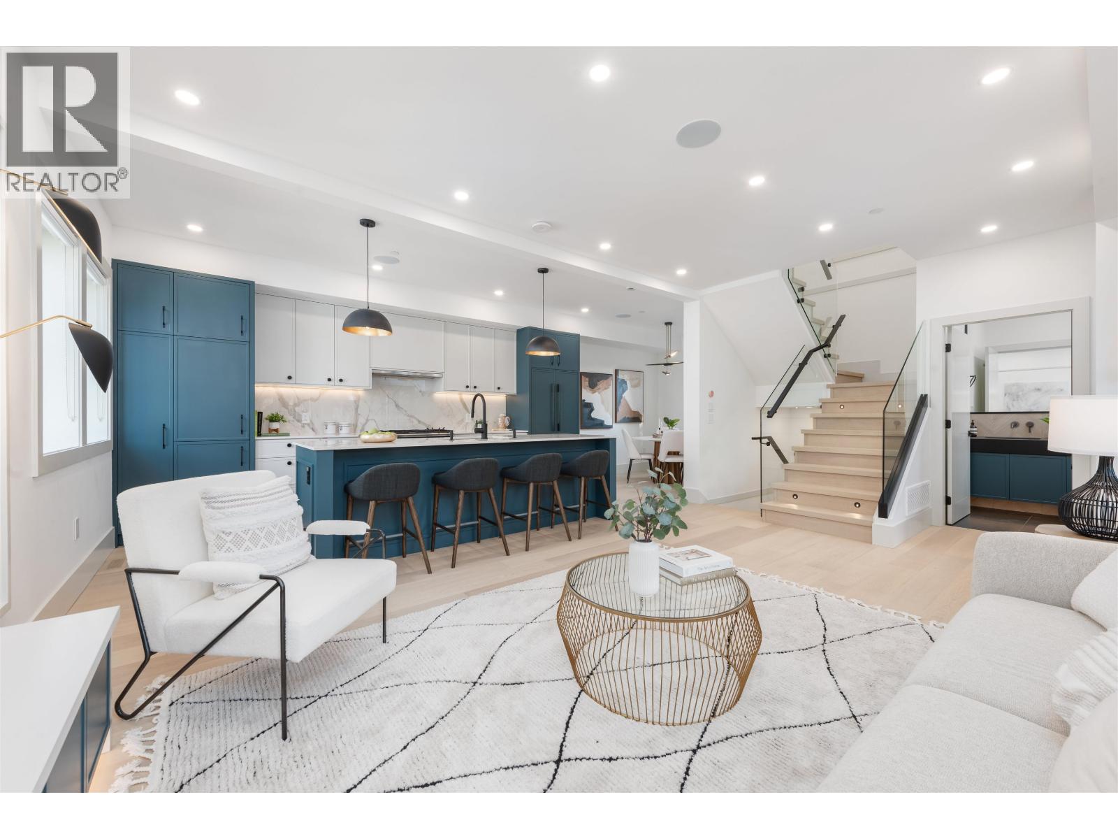 1 375 E 33RD AVENUE, Vancouver, British Columbia