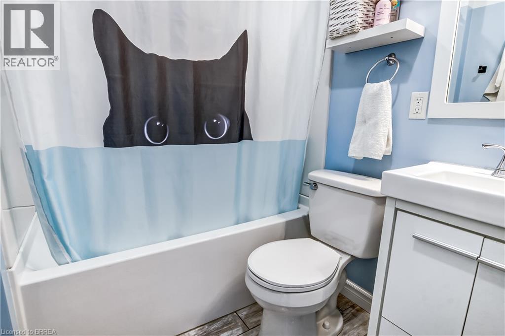 Photo 13 of 23 for 77 Doune Street