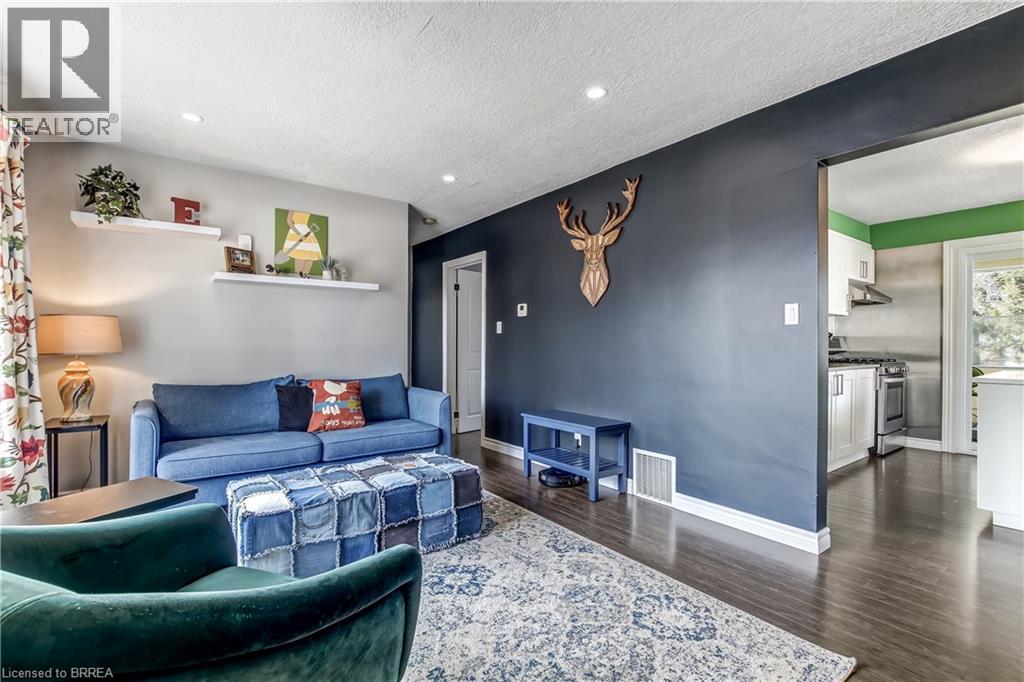 Photo 5 of 23 for 77 Doune Street