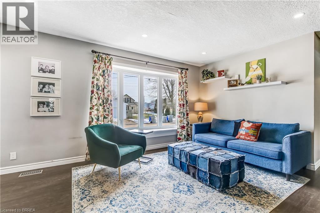 Photo 6 of 23 for 77 Doune Street