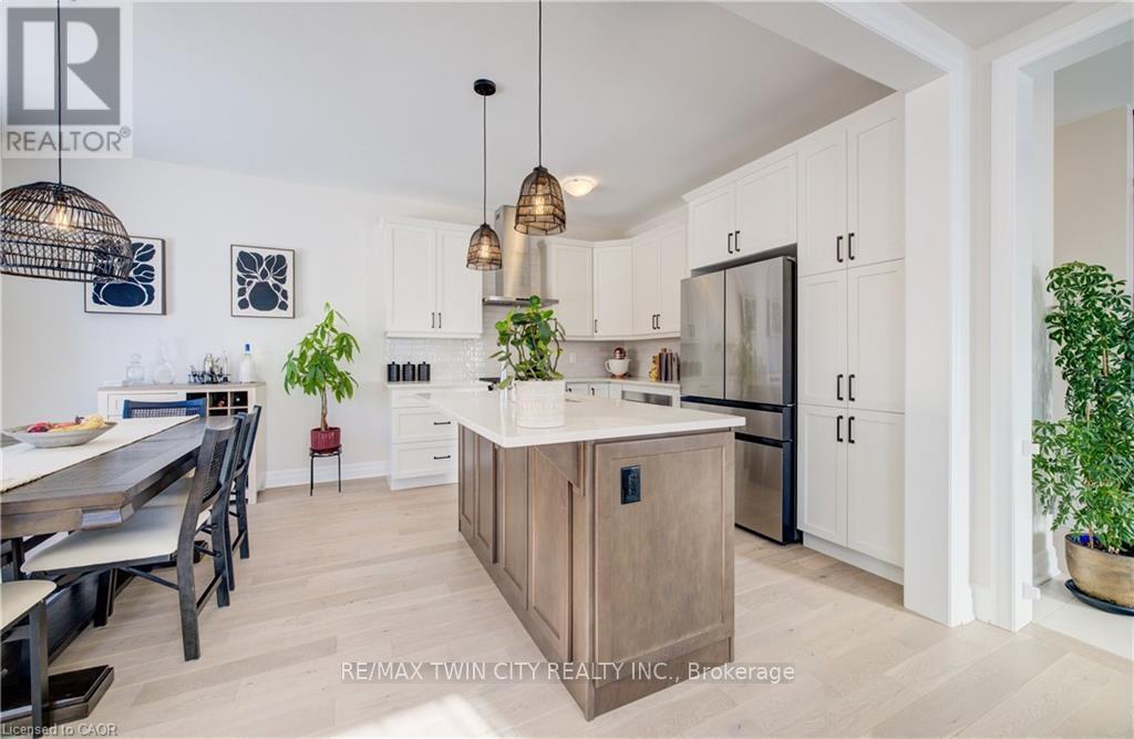 277 Forestwalk Street, Kitchener, Ontario  N2R 0T2 - Photo 15 - X12846438