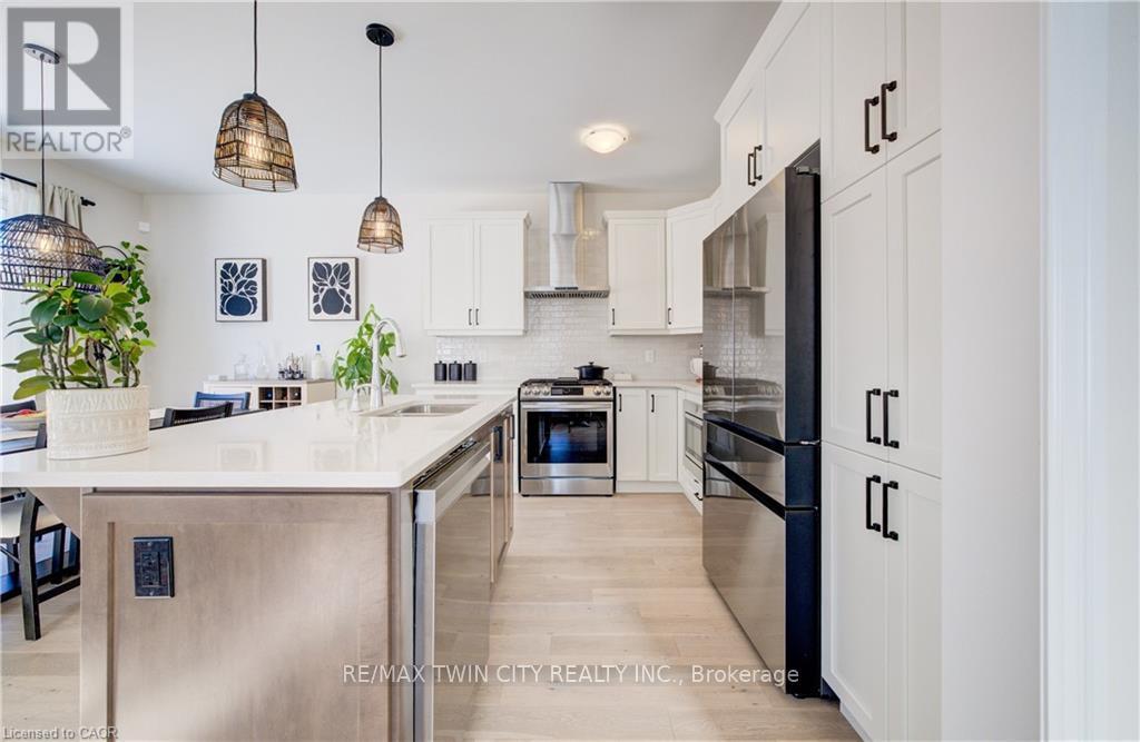 277 Forestwalk Street, Kitchener, Ontario  N2R 0T2 - Photo 16 - X12846438