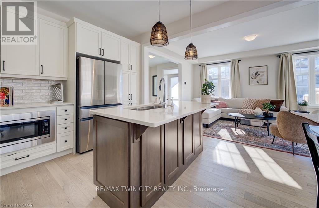 277 Forestwalk Street, Kitchener, Ontario  N2R 0T2 - Photo 19 - X12846438