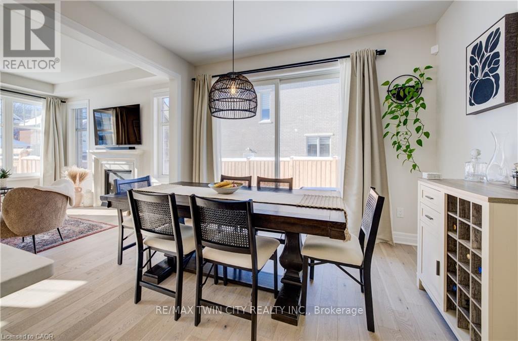 277 Forestwalk Street, Kitchener, Ontario  N2R 0T2 - Photo 21 - X12846438