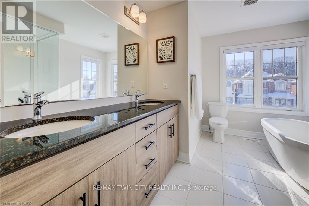 277 Forestwalk Street, Kitchener, Ontario  N2R 0T2 - Photo 30 - X12846438