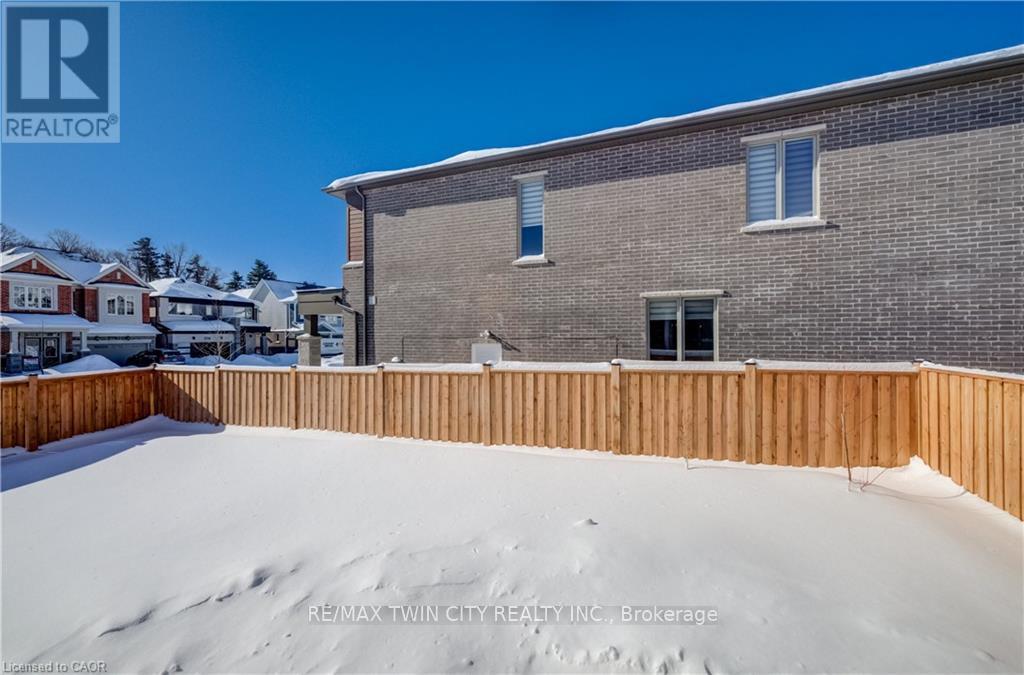 277 Forestwalk Street, Kitchener, Ontario  N2R 0T2 - Photo 45 - X12846438