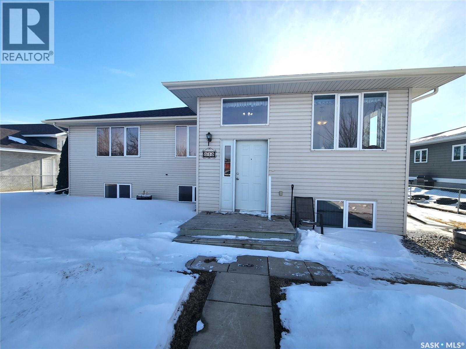 115 Carson BAY, lampman, Saskatchewan