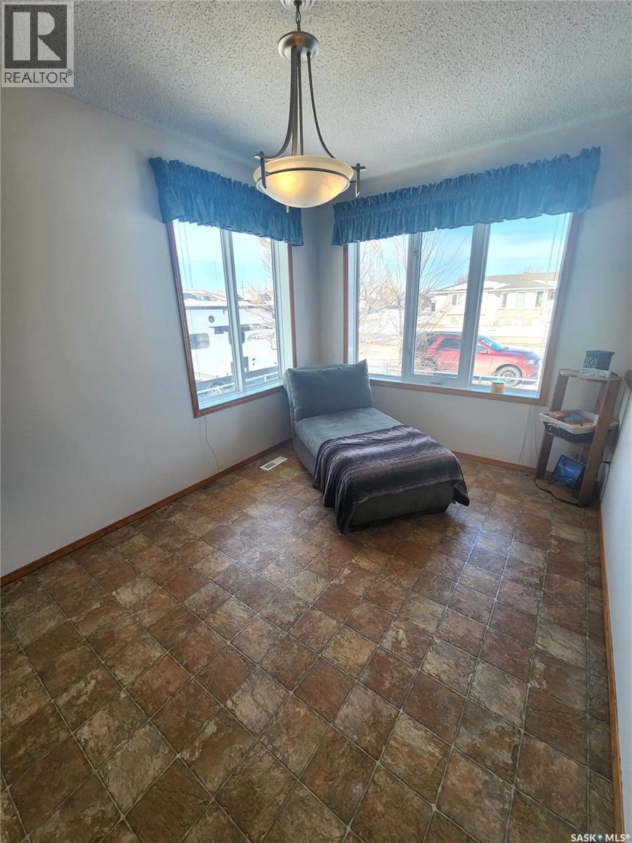 115 Carson Bay, Lampman, Saskatchewan  S0C 1N0 - Photo 14 - SK029725