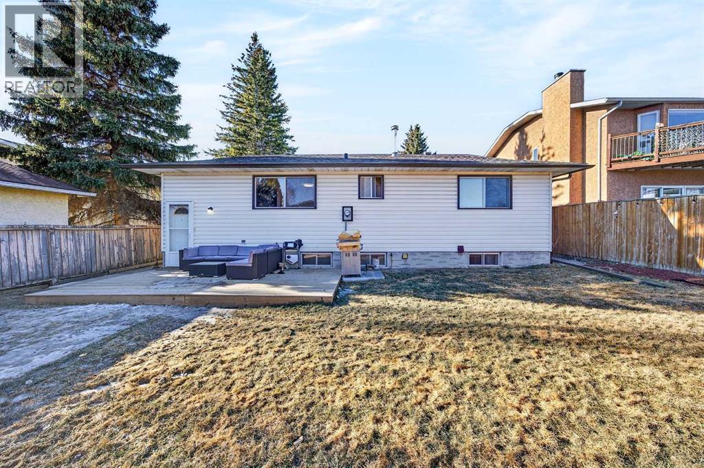 208 Silver Valley Rise Nw, Calgary, Alberta  T3B 4B2 - Photo 43 - A2285846