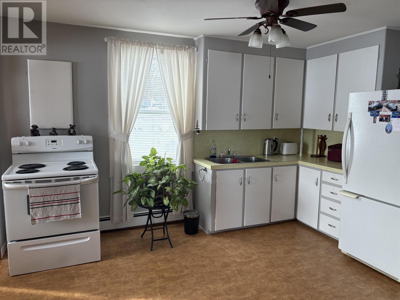 35 Main Drive, Miscouche, Prince Edward Island  C0B 1T0 - Photo 9 - 202603657