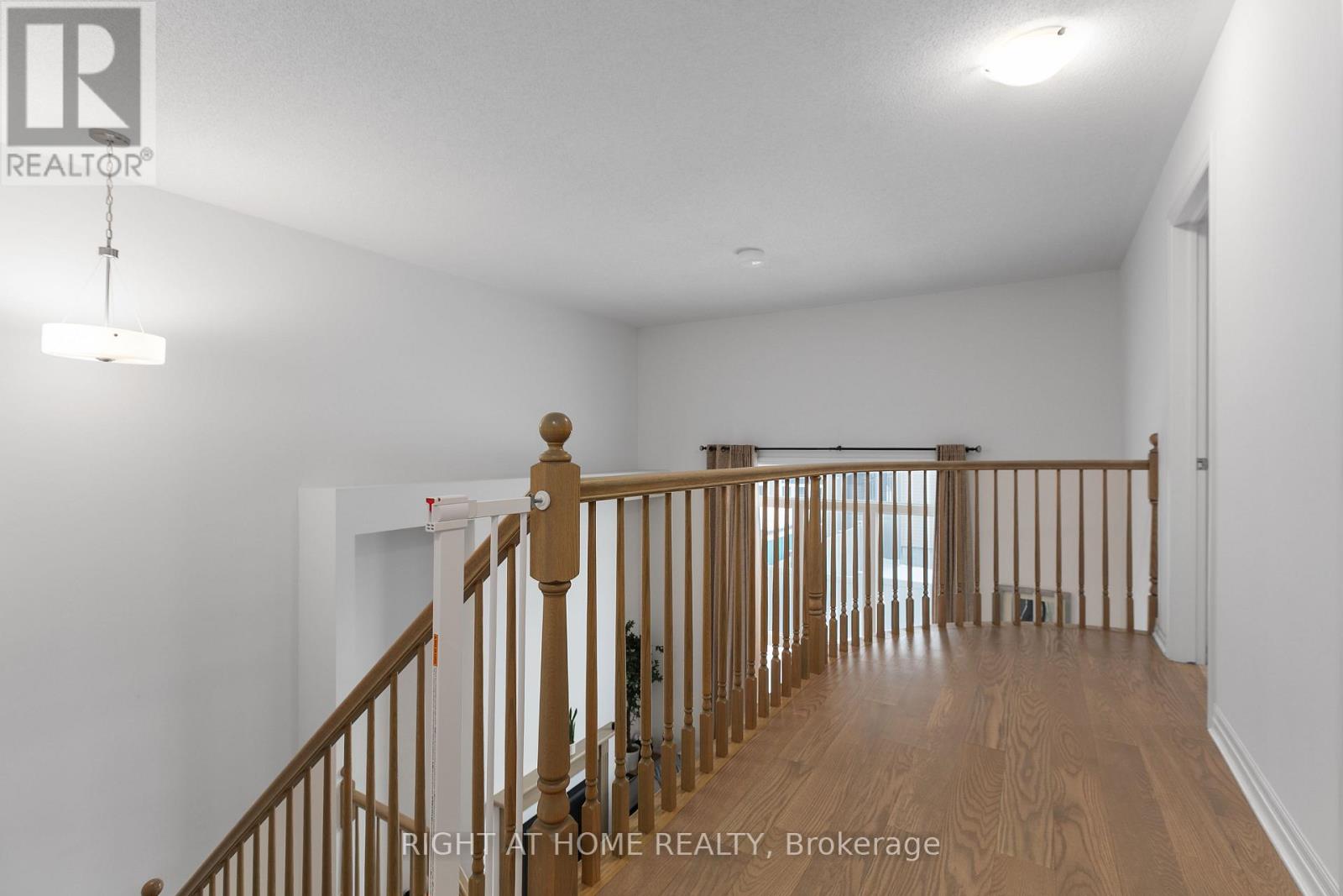 917 Littlerock Street, Ottawa, Ontario  K1T 0N2 - Photo 21 - X12846496