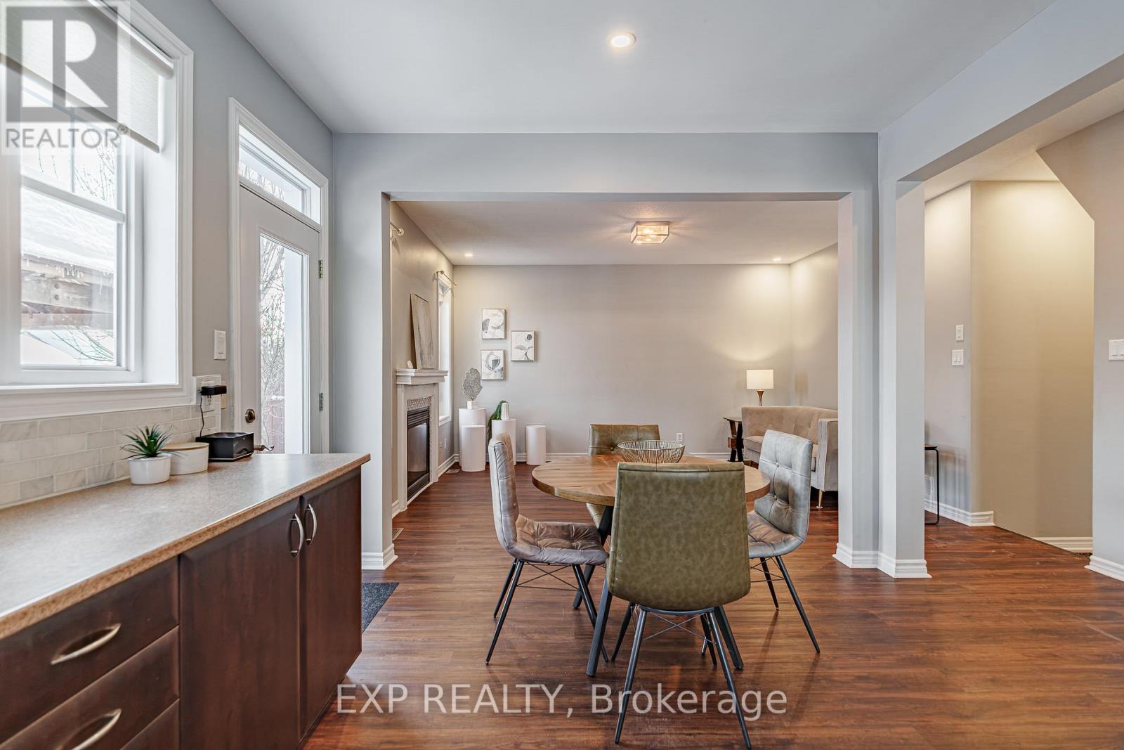 601 Rosehill Avenue, Ottawa, Ontario  K2S 0K3 - Photo 5 - X12846532