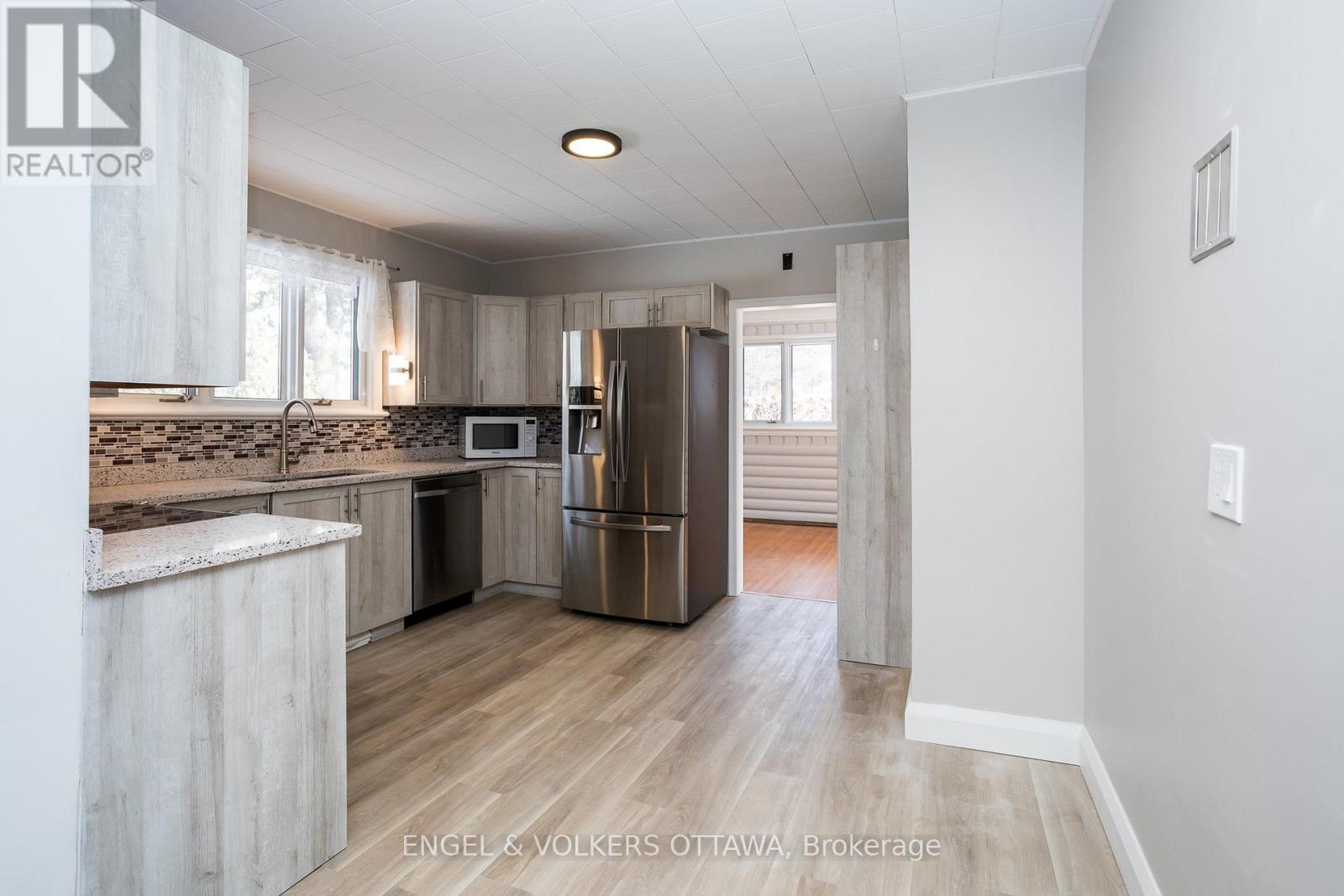 141 Rodney Crescent, Ottawa, Ontario  K1H 5K1 - Photo 18 - X12846556