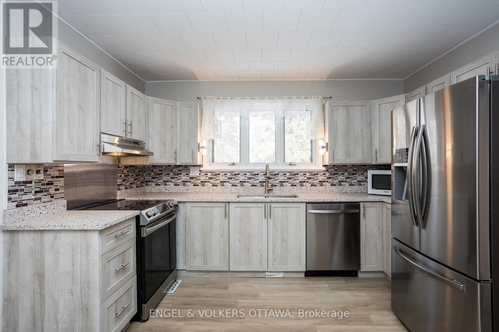 141 Rodney Crescent, Ottawa, Ontario  K1H 5K1 - Photo 21 - X12846556