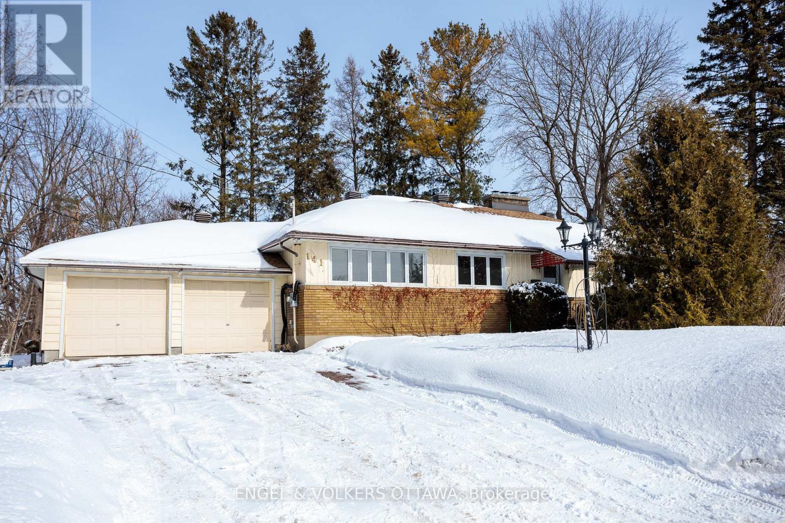 141 Rodney Crescent, Ottawa, Ontario  K1H 5K1 - Photo 3 - X12846556