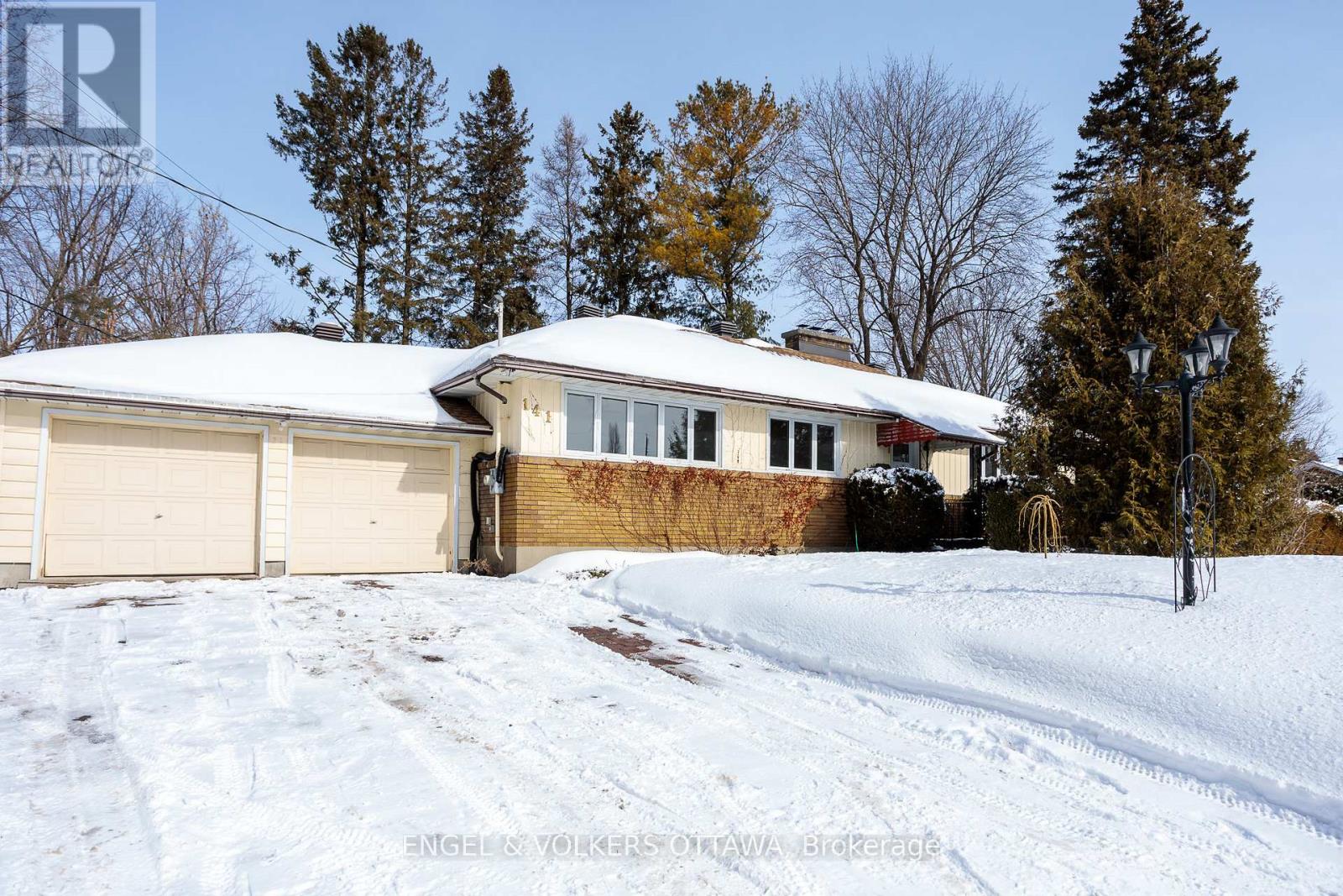 141 Rodney Crescent, Ottawa, Ontario  K1H 5K1 - Photo 4 - X12846556