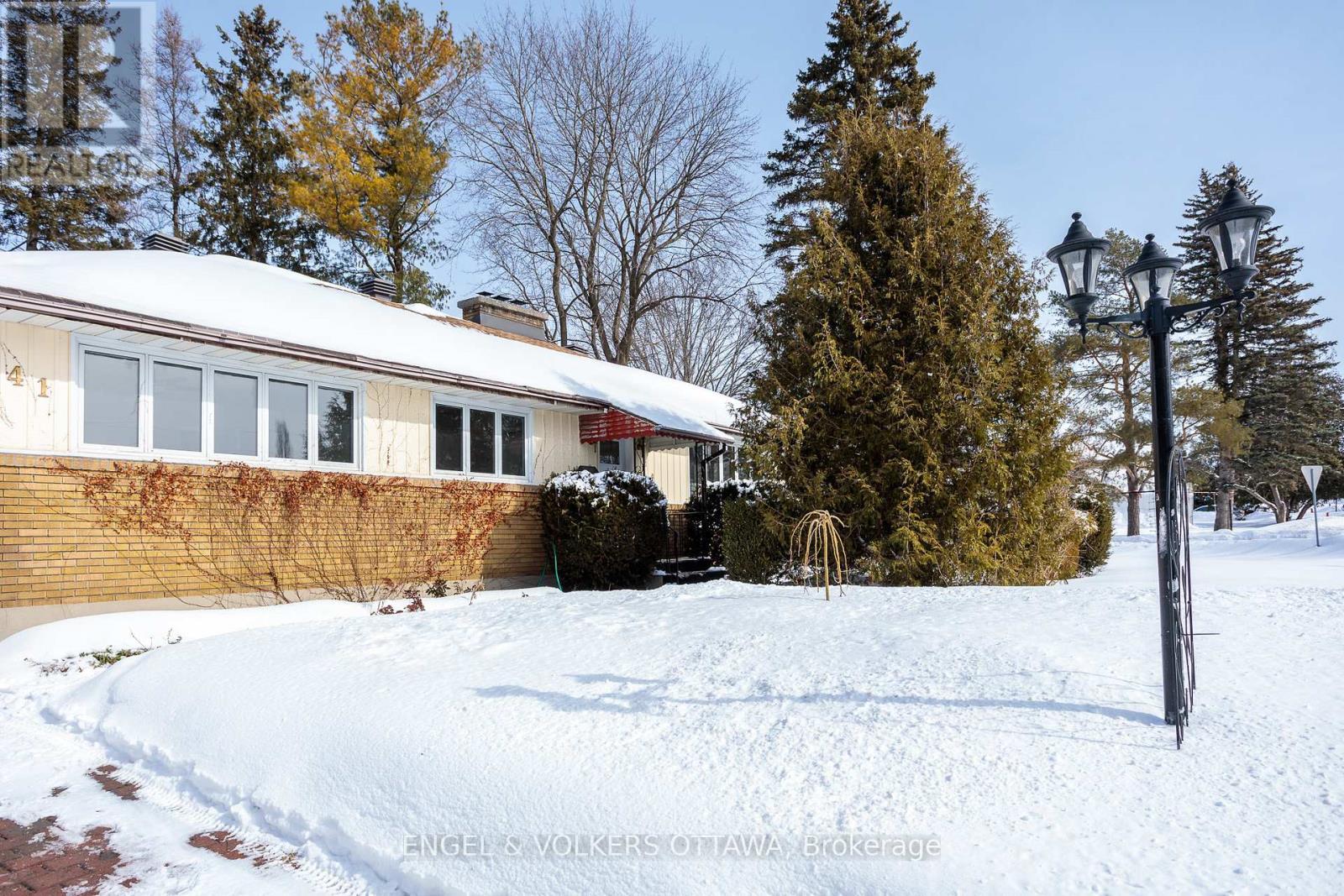 141 Rodney Crescent, Ottawa, Ontario  K1H 5K1 - Photo 5 - X12846556