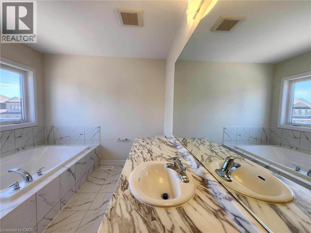 70 Eastbridge Avenue, Welland, Ontario  L3B 5K5 - Photo 17 - 40809028