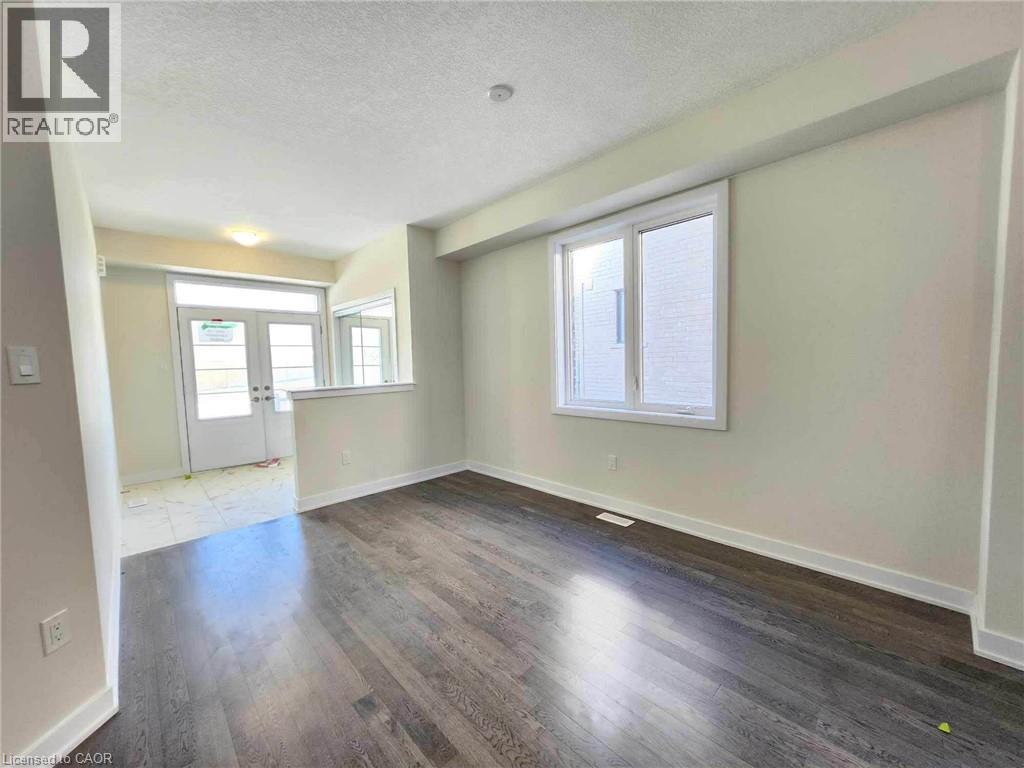 70 Eastbridge Avenue, Welland, Ontario  L3B 5K5 - Photo 4 - 40809028