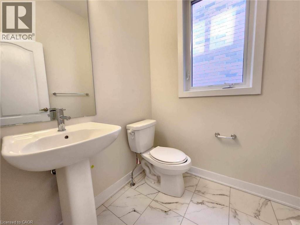 70 Eastbridge Avenue, Welland, Ontario  L3B 5K5 - Photo 5 - 40809028